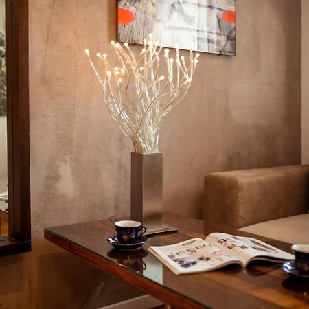 New - Elegant Duplex With Amazing View & Balcony - Homey Residence Bukares Bagian luar foto