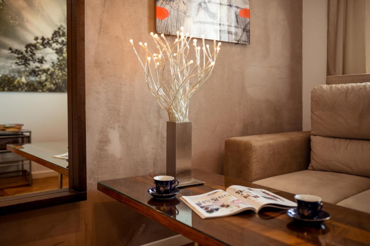 New - Elegant Duplex With Amazing View & Balcony - Homey Residence Bukares Bagian luar foto
